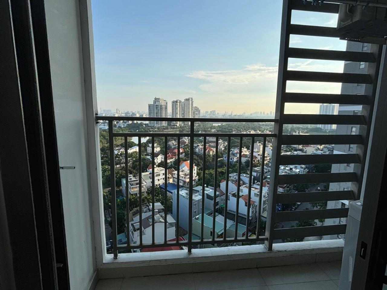 Sun Avenue - Cozy With River View Căn hộ